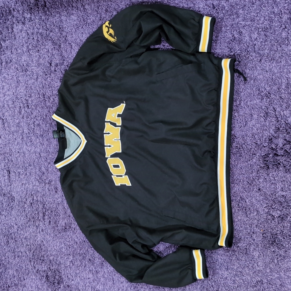 Vintage Team Athletics Pullover Iowa Hawkeyes with Pockets